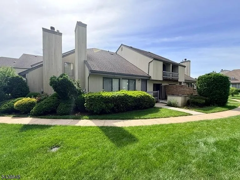 19 Spencer St — Photo 1
