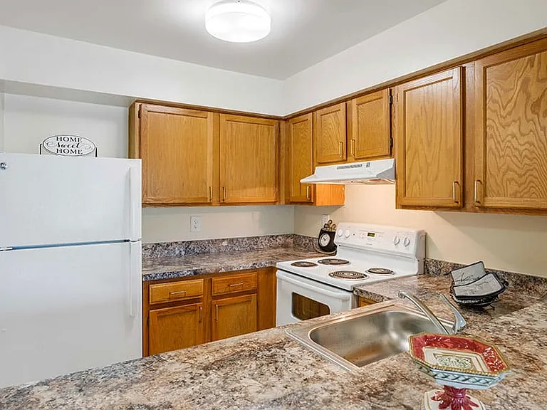 Woodside Village 55+ Apartments — Photo 19