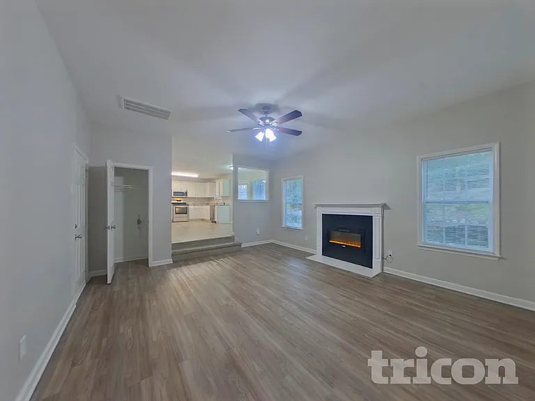 432 Rolling Stream Dr — Photo 2