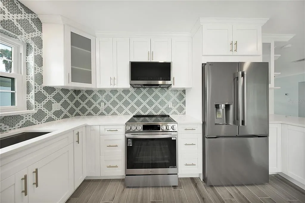 3 bed, 2.0 bath, 1297 sqft, $5,500 — Photo 4