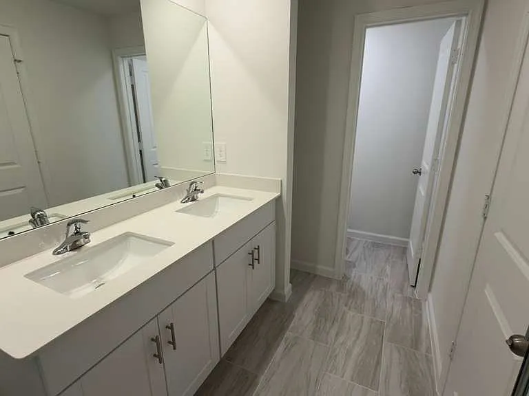 613 Salisbury Cir — Photo 16