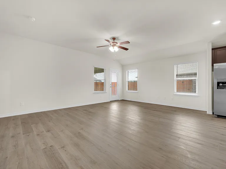 2044 Hearn Dr — Photo 8