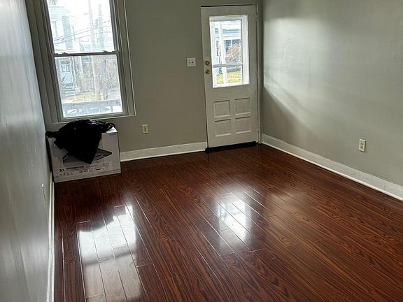 5th image of 241 Cherry St Floor 1