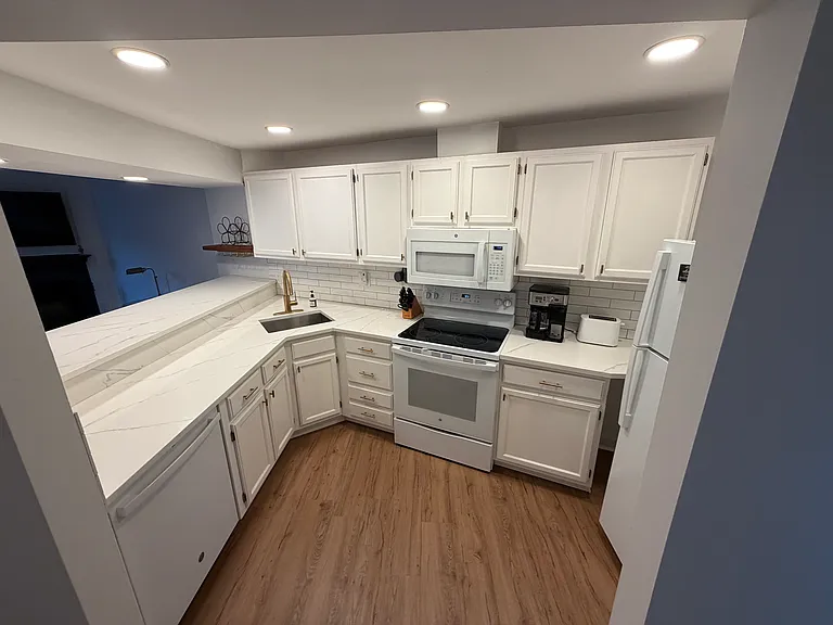 11909 Crosswind Ct — Photo 2