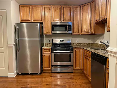 1215 New York Ave #404 Photo 1