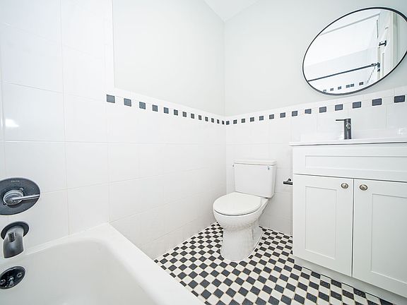 3rd image of 466 Pulaski St #1F