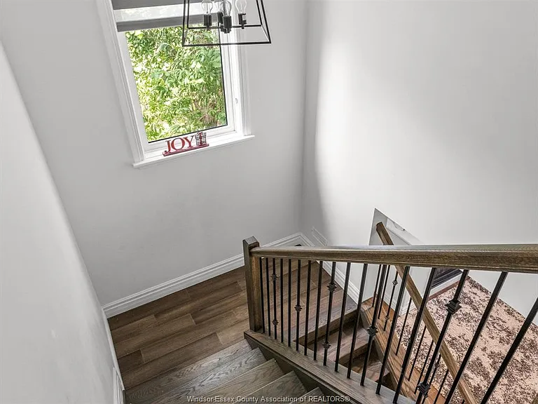 93 Belleview Dr — Photo 24