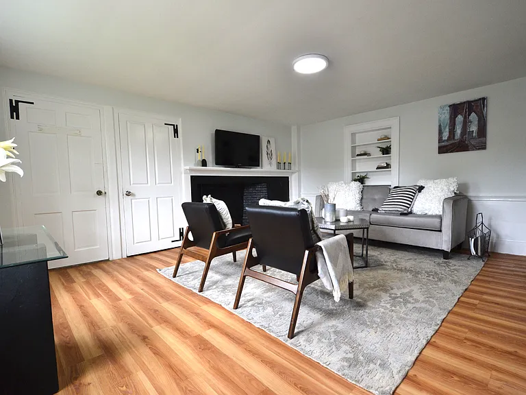 250 Walnut St #B — Photo 9