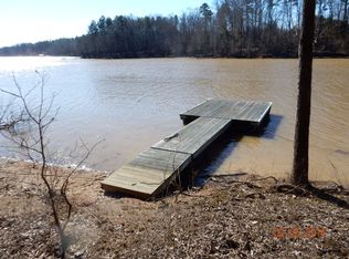 1 Heron Dr, Buffalo Junction, VA 24529