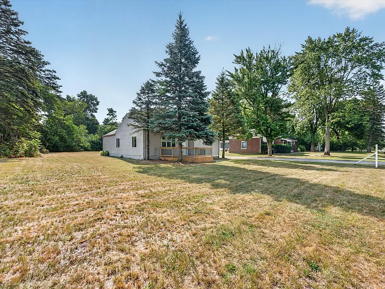 21150 Avon Ln — Photo 39