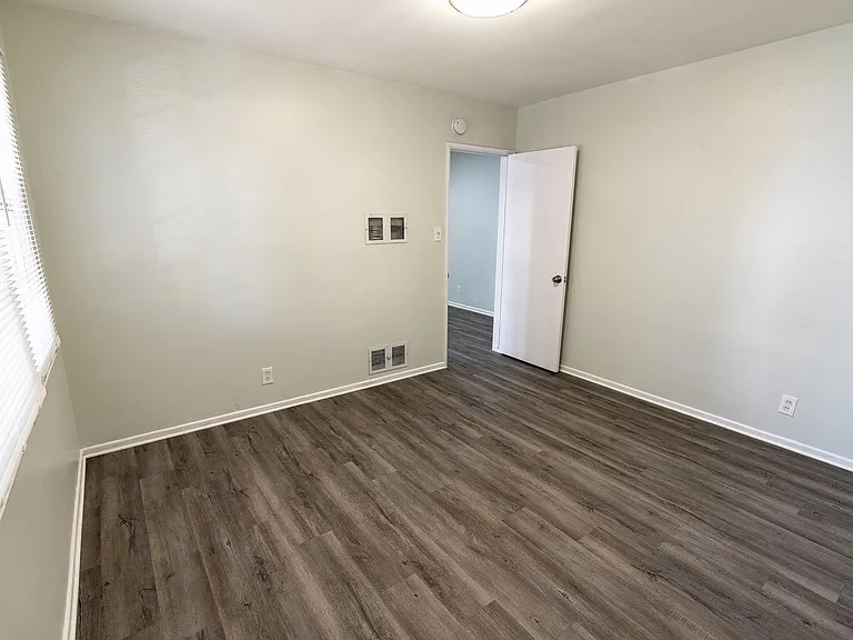 7056 Lanewood Ave — Photo 29
