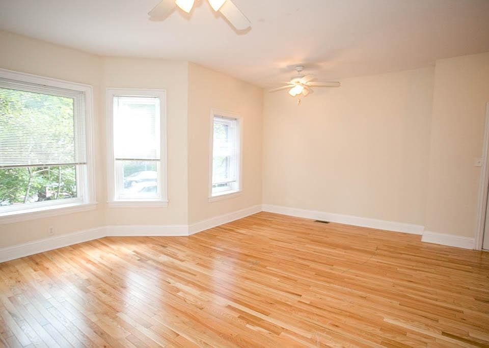 1st image of 3820 N Sheffield Ave #1GH