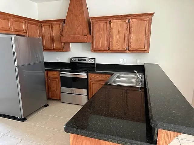 1600 W Omni Ave — Photo 3