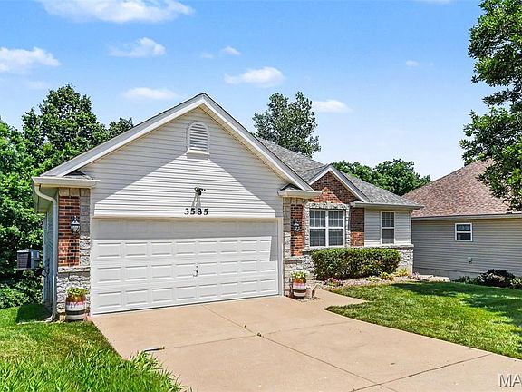 2nd image of 3585 Lakeview Heights Dr
