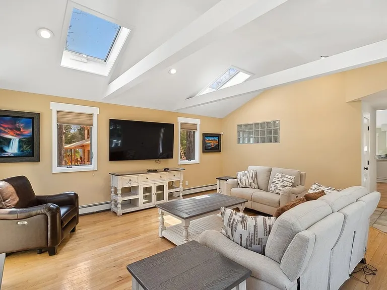 116 Norfolk Dr — Photo 12