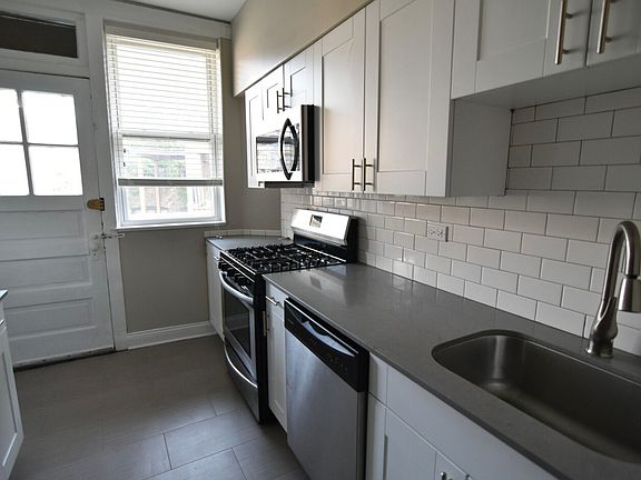 3rd image of 700 W Grace St #7103