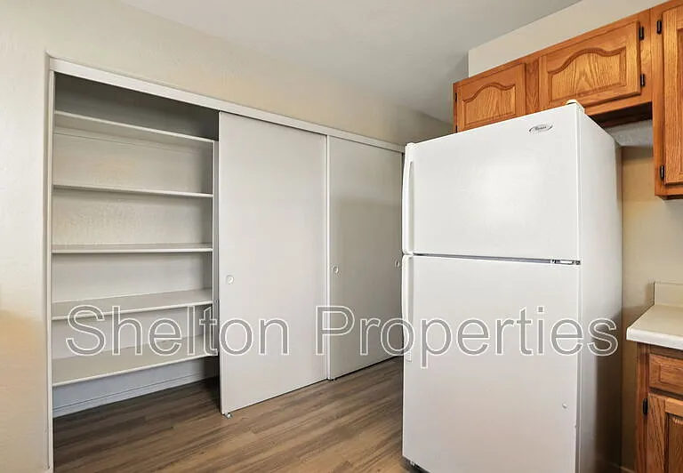 345 N 15th St — Photo 17