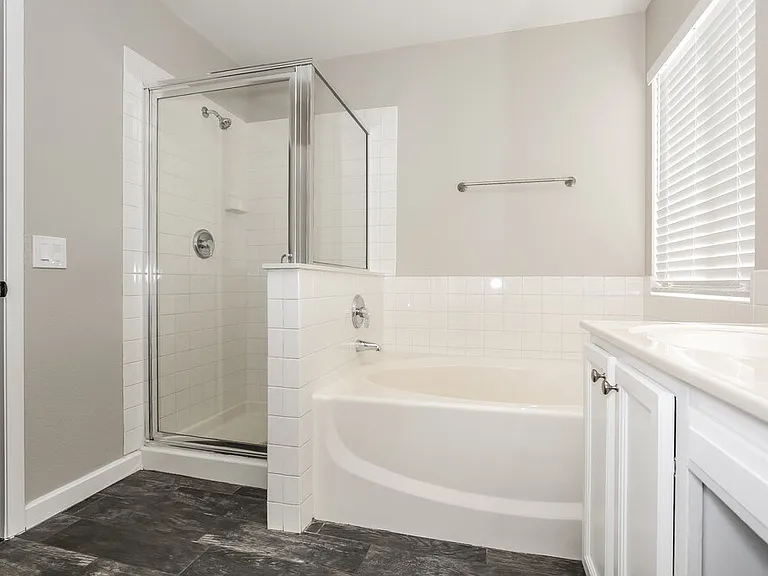 5005 Glittering Star Ct — Photo 12
