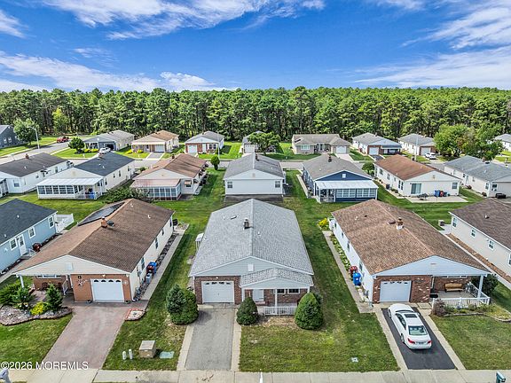 3rd image of 24 Merrilee Lane