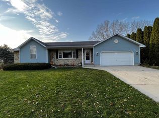 102 Sunset Cir, Columbus, WI 53925