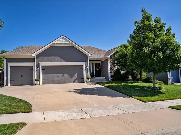 6208 Crystal Ln, Lawrence, KS 66049