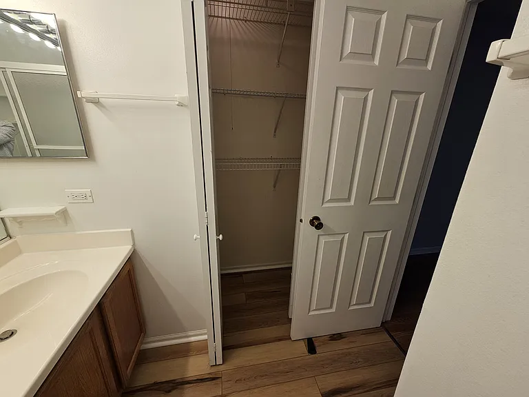 1132 Courtland Dr — Photo 17