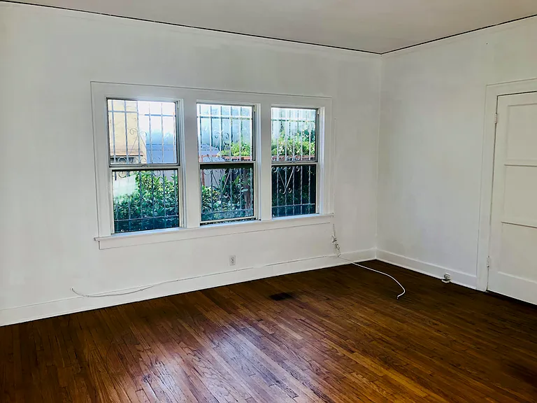 177 S Sycamore Ave #175.5 — Photo 3