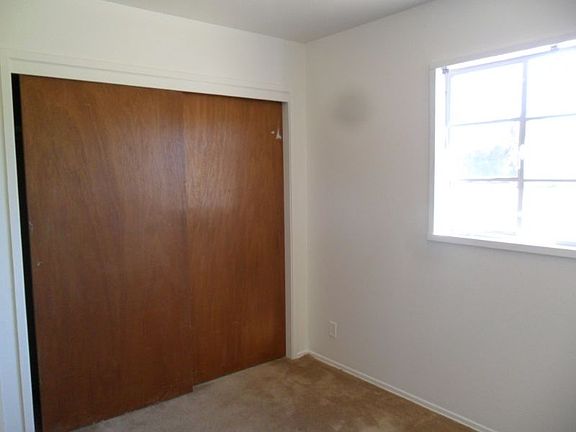 5th image of 1405 Katie St NE