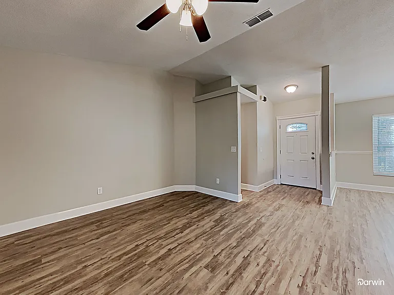 10628 Crescendo Loop — Photo 4