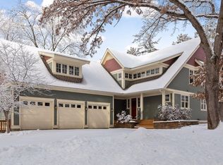 2192 Acorn Rd, Roseville, MN 55113