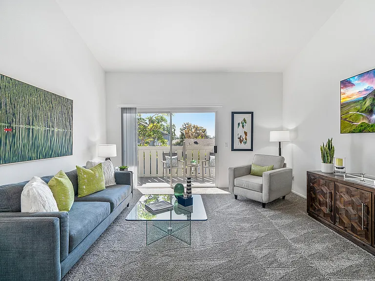 Hampton Pointe — Photo 19