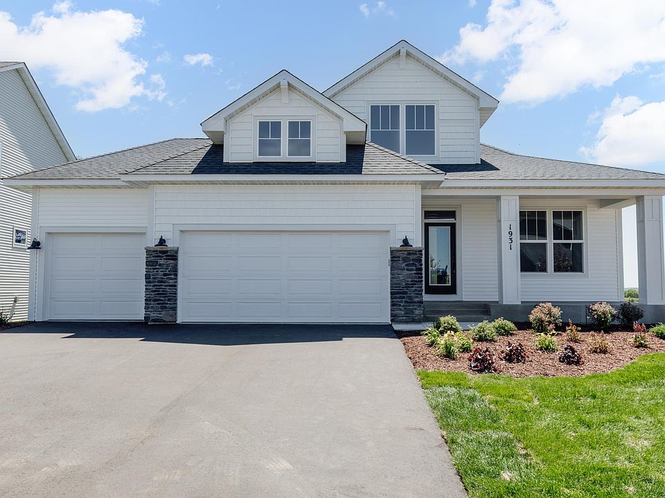 1st image of 1931 Fallbrooke Dr