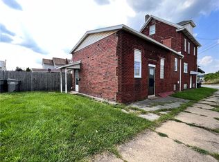 201 Crescent Ave, Ellwood City, PA 16117