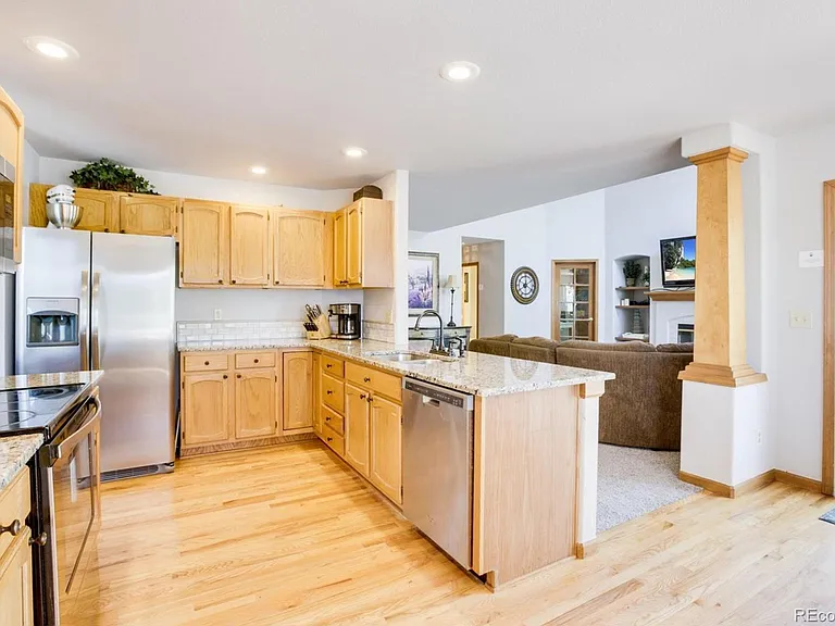 15581 Flowerhill Cir — Photo 26