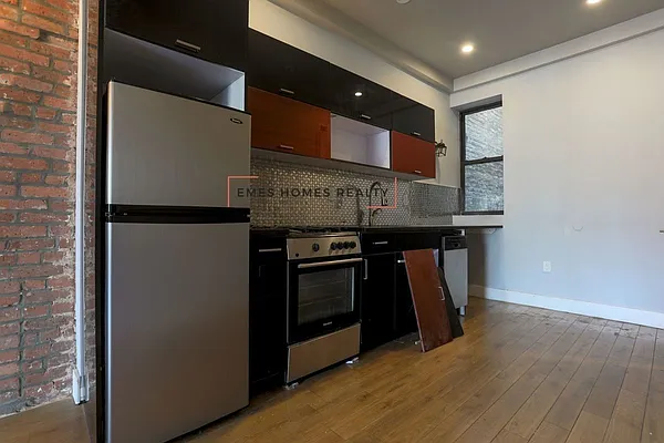 Rented by Emes Homes Realty LLC | media 16