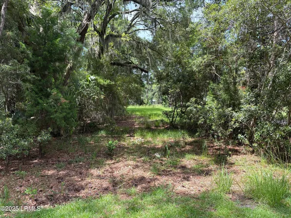 14 Grand Oaks Way, Beaufort, SC 29907