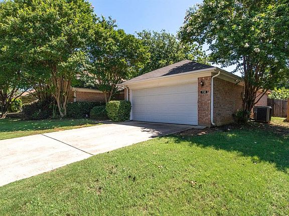 2nd image of 736 Texas Oak Trl