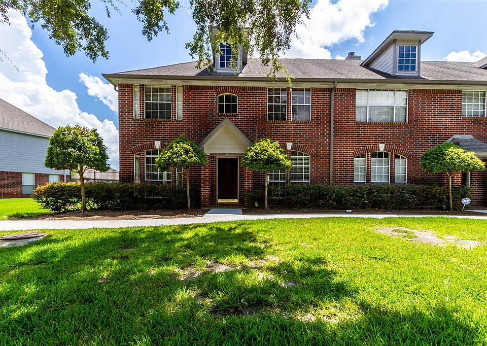 1st image of 1377 El Camino Village Dr