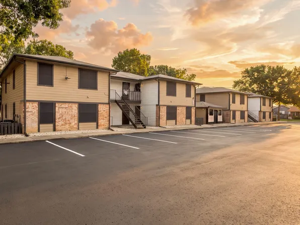 The Bella Apartments, 333 Hedges St #0, San Antonio, TX 78203