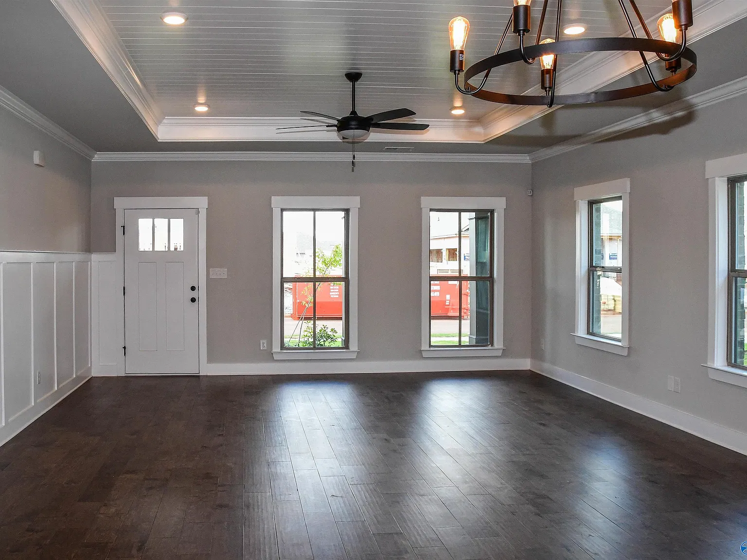 4 bed, 3.0 bath, 2104 sqft, $1,850 — Photo 2