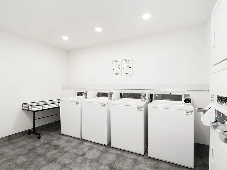 Dellview Crossing Apartments — Photo 18