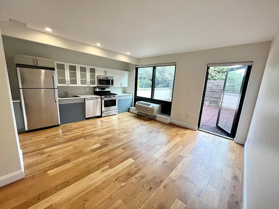 490 Myrtle Ave #2O