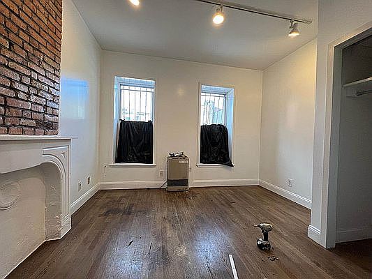 5th image of 296 Ellery St #2A