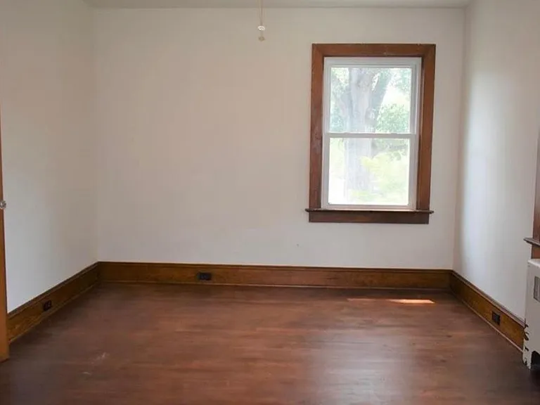 127 E Church St — Photo 8