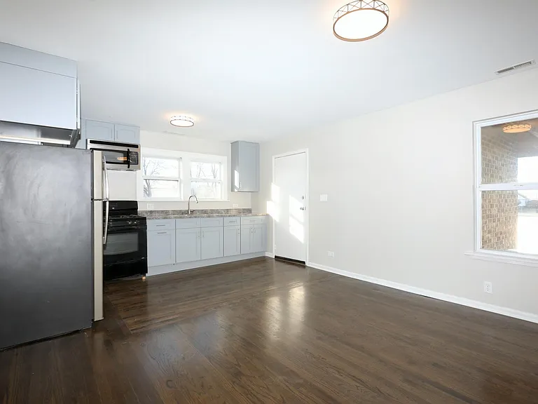 1216 Beacon St #2 — Photo 2