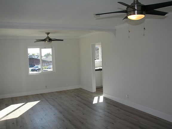 5th image of 423 Westminster Ave