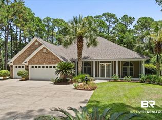 901 Lockenbie Pl, Dauphin Island, AL 36528