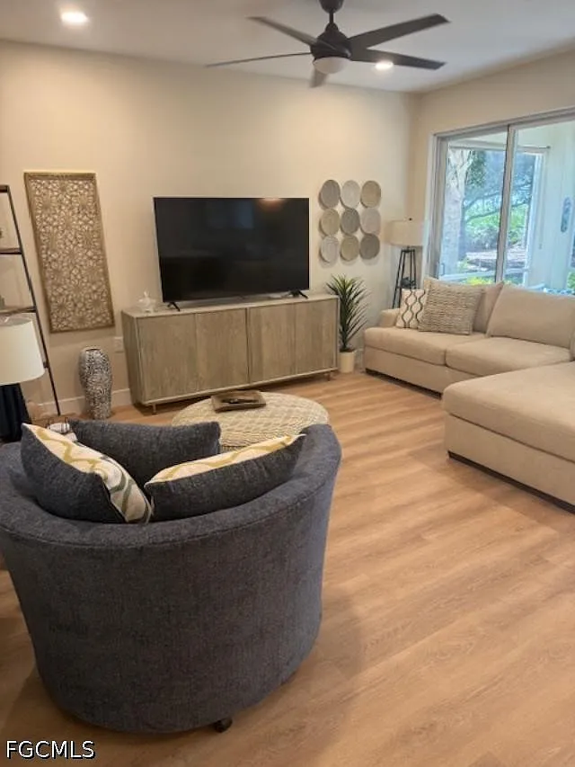 2 bed, 2.0 bath, 1242 sqft, $5,800 — Photo 2