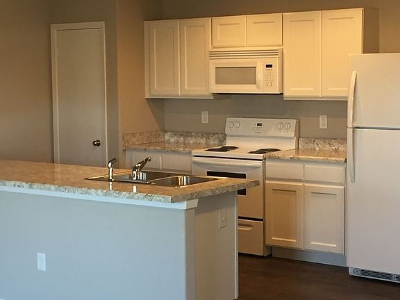 3rd image of 265 E Anabranch Ct