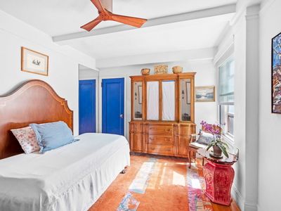 325 W 45th St APT 703A, New York, NY, 10036